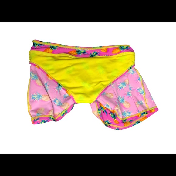 Rash Guard and Swim Skirt Set (12) - Picture 10 of 11